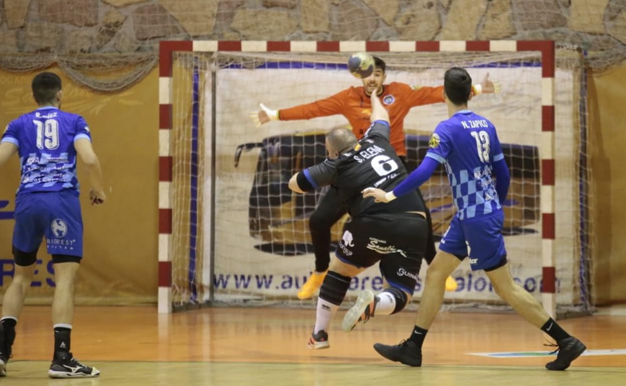 El BM Salamanca no puede frenar al líder en el Río Tormes (30-36)