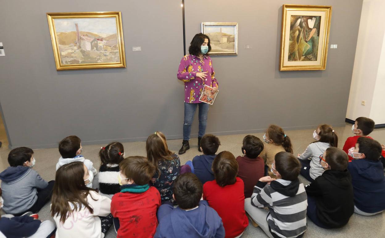 Una clase de segundo de Primraria del Sofía Tartilán, ayer en la Fundación Díaz Caneja.