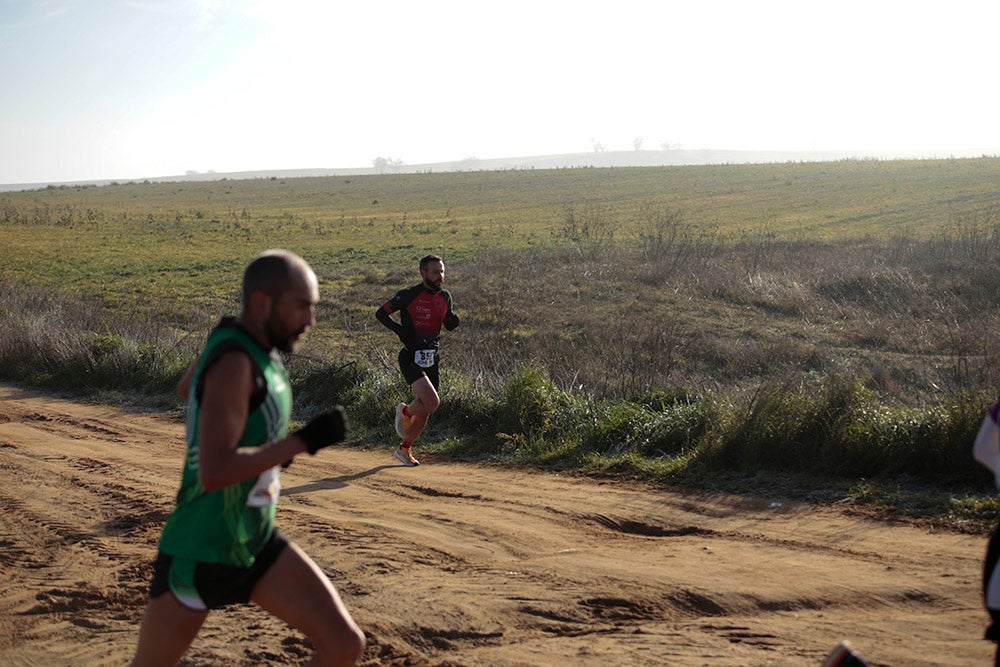 Soleada mañana en los caminos de Cabrerizos para la disputa de la tercera jornada de la Liga de Cross, que alcanza su ecuador al rojo vivo