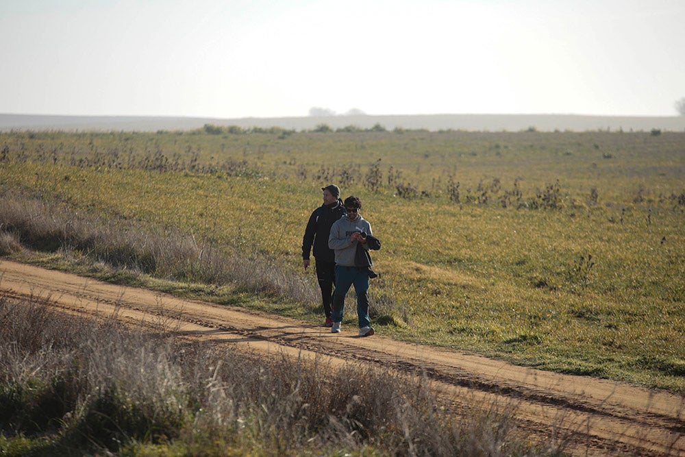 Soleada mañana en los caminos de Cabrerizos para la disputa de la tercera jornada de la Liga de Cross, que alcanza su ecuador al rojo vivo