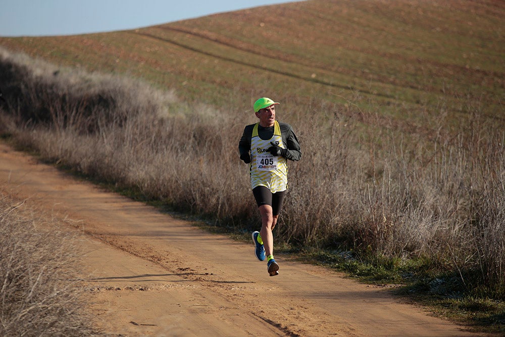Soleada mañana en los caminos de Cabrerizos para la disputa de la tercera jornada de la Liga de Cross, que alcanza su ecuador al rojo vivo