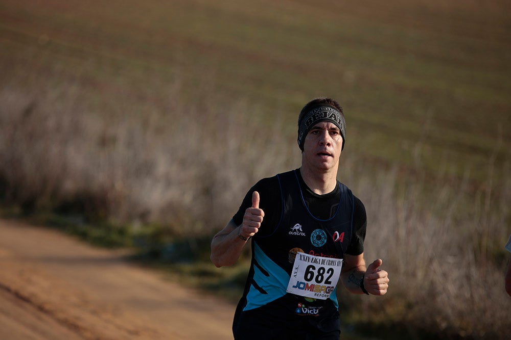 Soleada mañana en los caminos de Cabrerizos para la disputa de la tercera jornada de la Liga de Cross, que alcanza su ecuador al rojo vivo