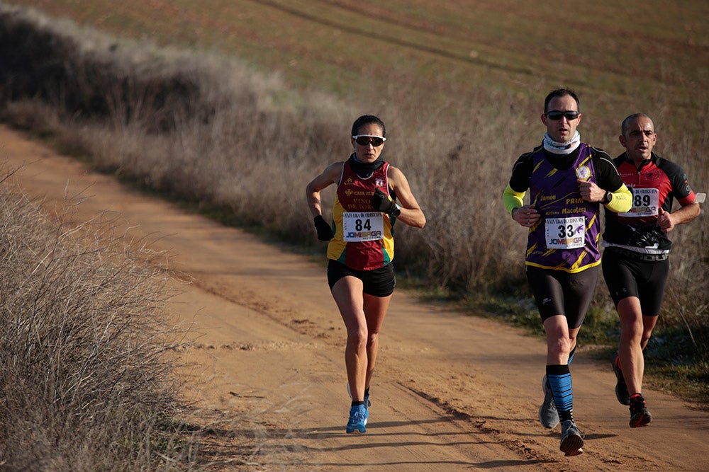 Soleada mañana en los caminos de Cabrerizos para la disputa de la tercera jornada de la Liga de Cross, que alcanza su ecuador al rojo vivo