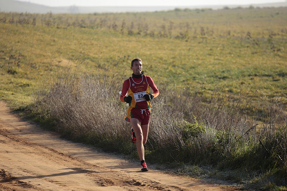 Soleada mañana en los caminos de Cabrerizos para la disputa de la tercera jornada de la Liga de Cross, que alcanza su ecuador al rojo vivo