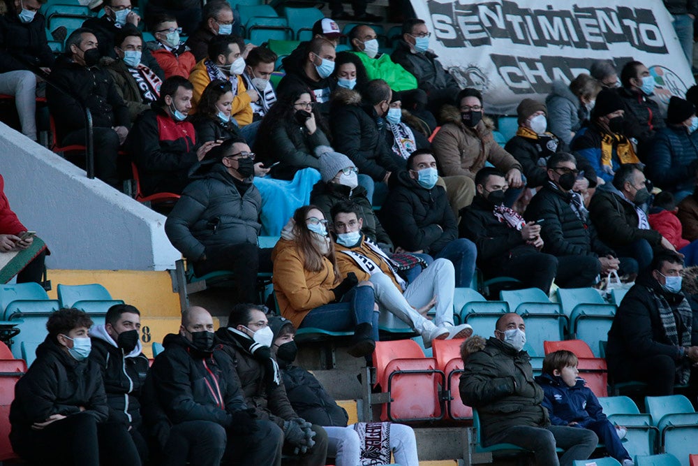 El Salamanca UDS cae con el Pontevedra y pasará las Navidades en puesto de descenso a Tercera RFEF (1-2)