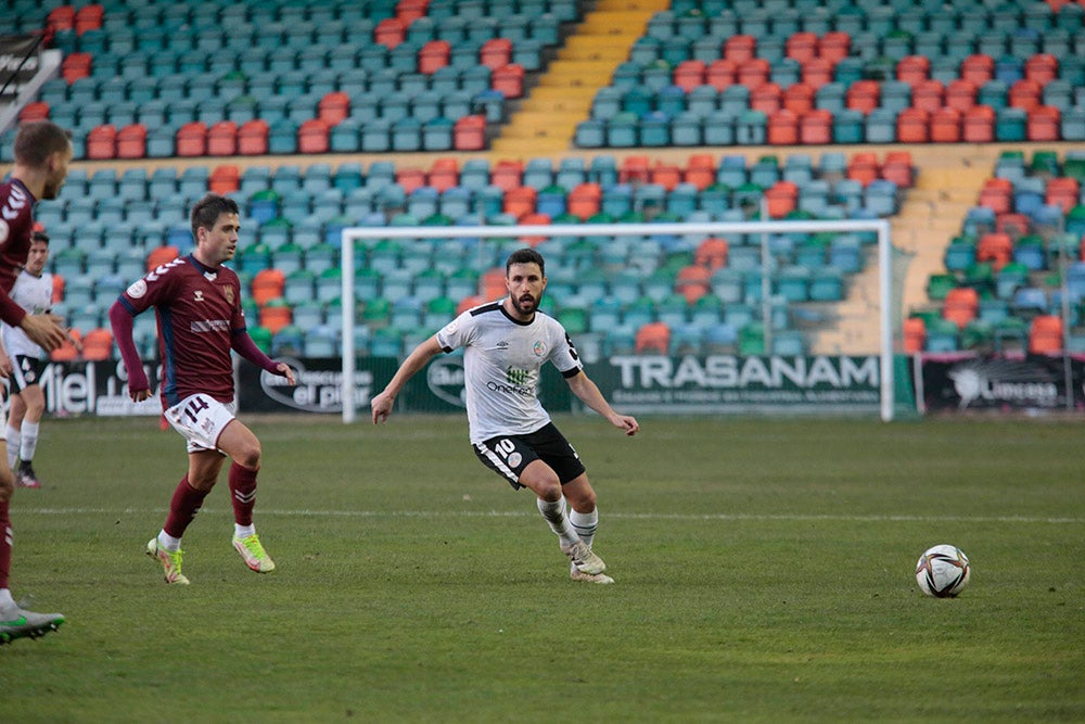 El Salamanca UDS cae con el Pontevedra y pasará las Navidades en puesto de descenso a Tercera RFEF (1-2)