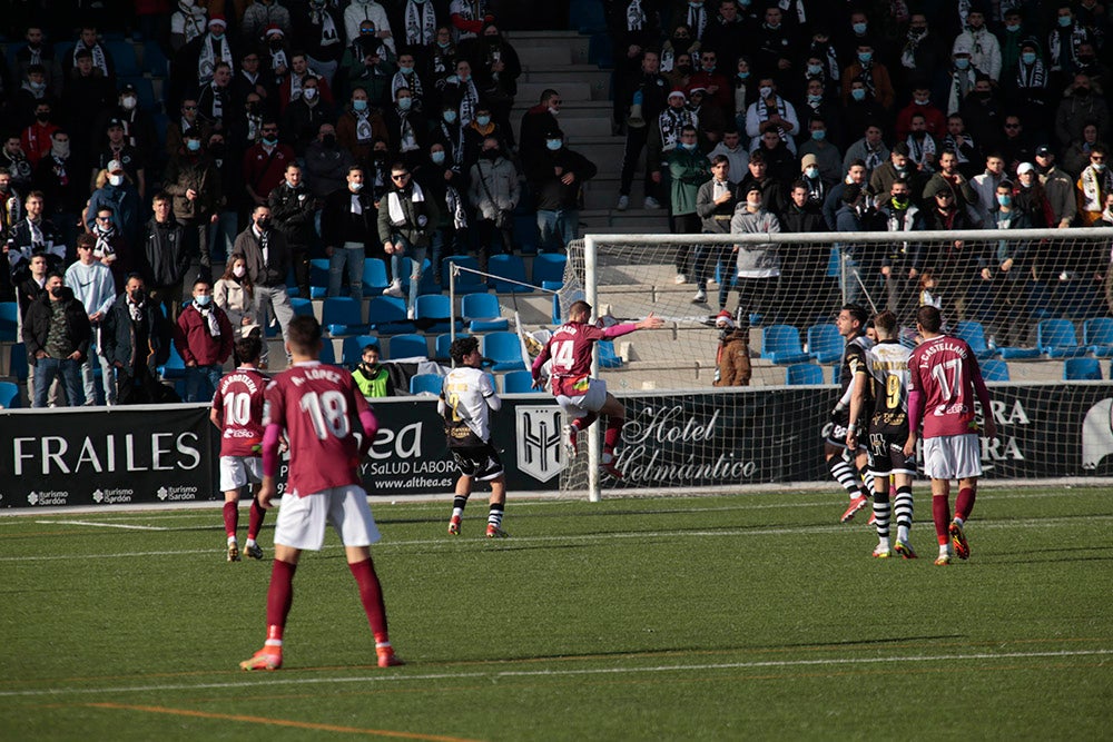 Unionistas vence a la potente UD Logroñés para romper su racha de más dos meses sin ganar en la liga y se va cuarto del grupo al parón