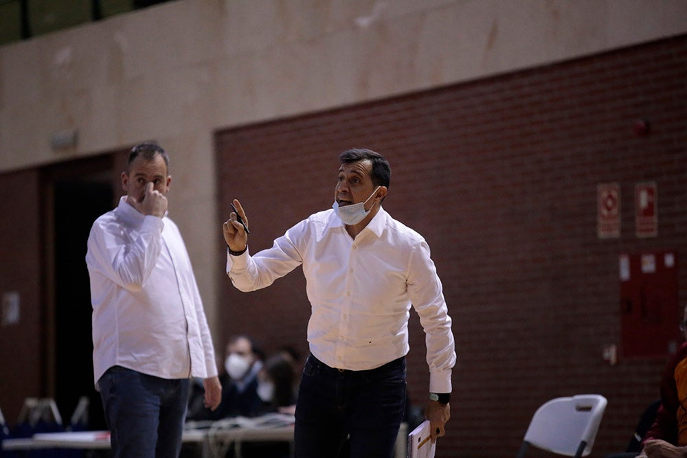 Un nervioso Aquimisa tira el partido en un pésimo último cuarto ante Cantabria (61-64)