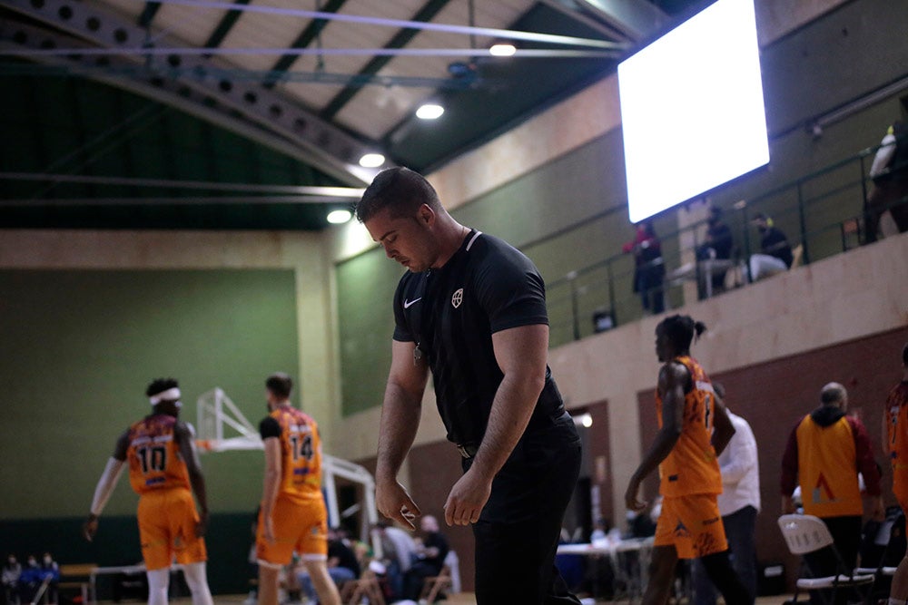 Un nervioso Aquimisa tira el partido en un pésimo último cuarto ante Cantabria (61-64)