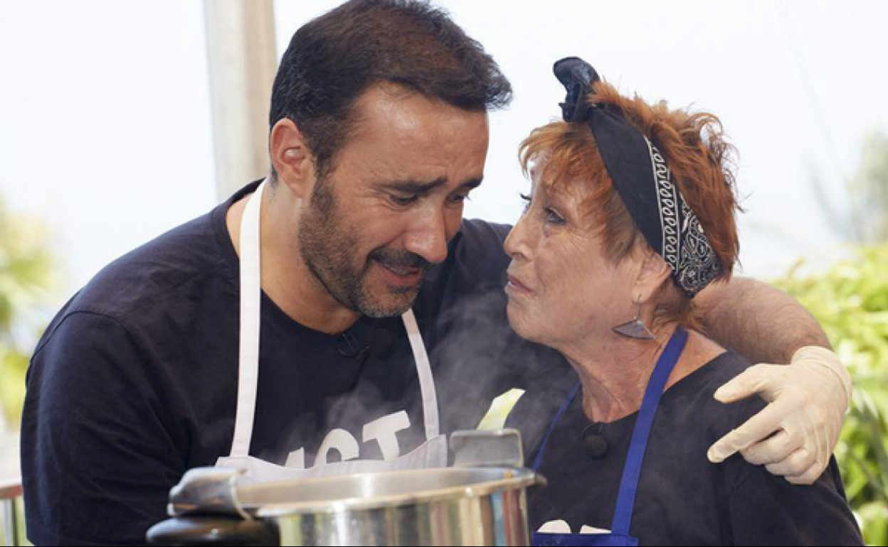 Juanma Castaño, junto a Verónica Forqué en un momento de 'Masterchef'. 