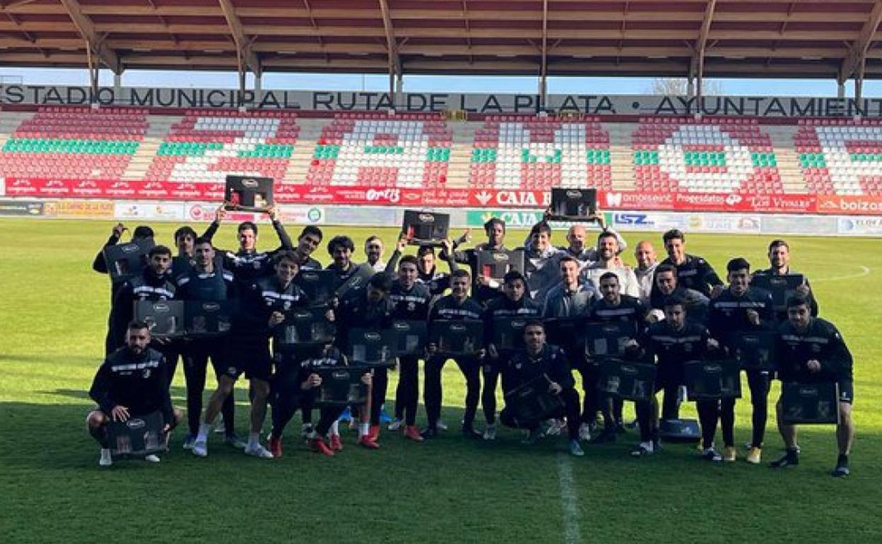 El Zamora CF reparte 80.000 euros entre aficionados y jugadores con la pedrea del 63.606