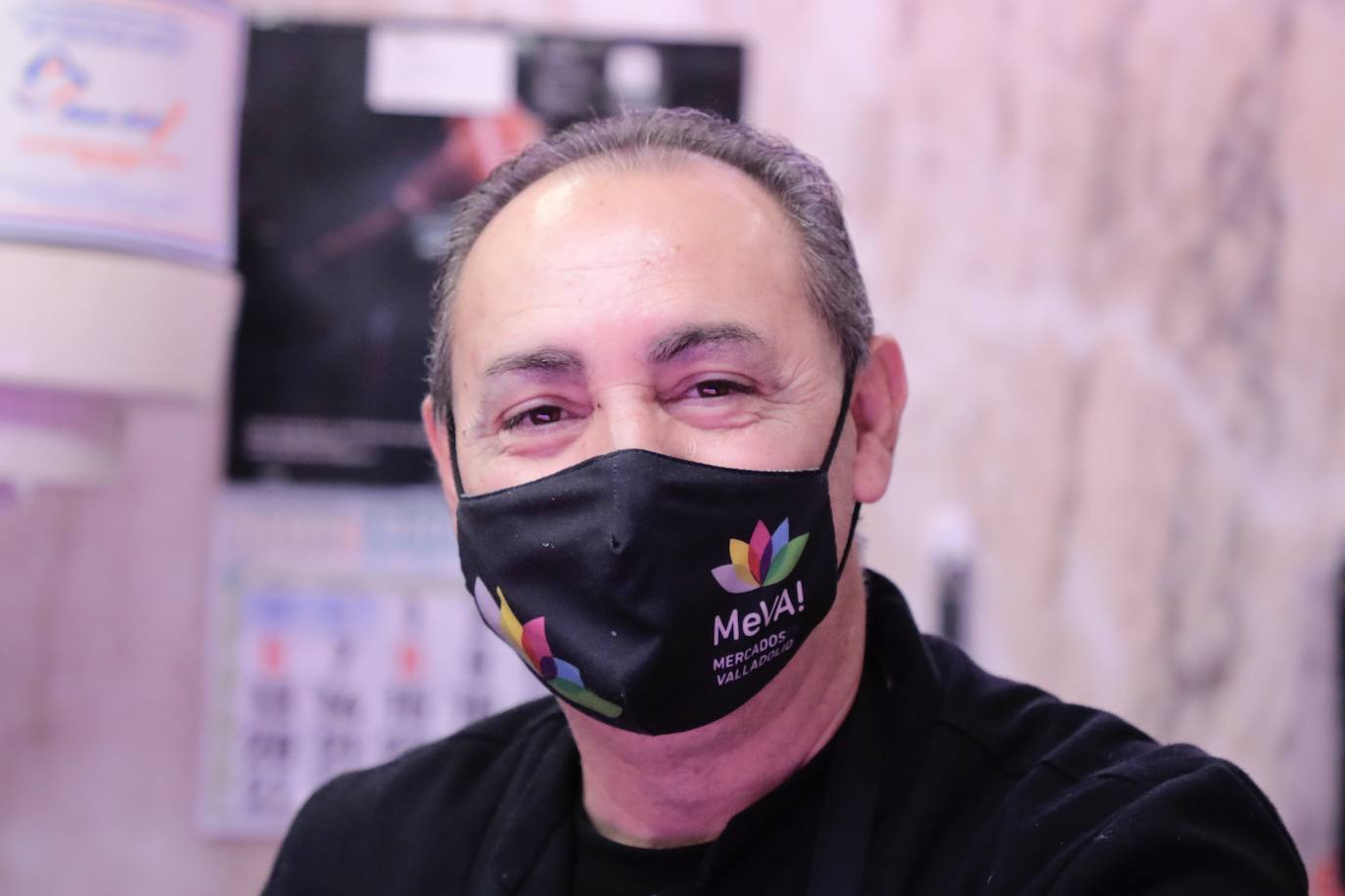 Los vallisoletanos aprovechan el día de Nochebuena para hacer las últimas compras. 