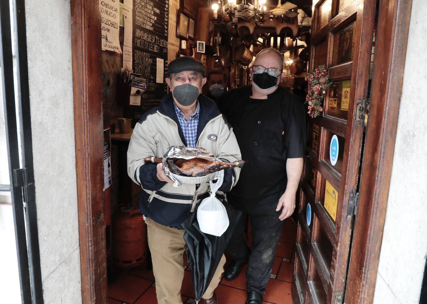 Algunos vallisoletanos han apostado por encargar la comida para el día de Navidad. 