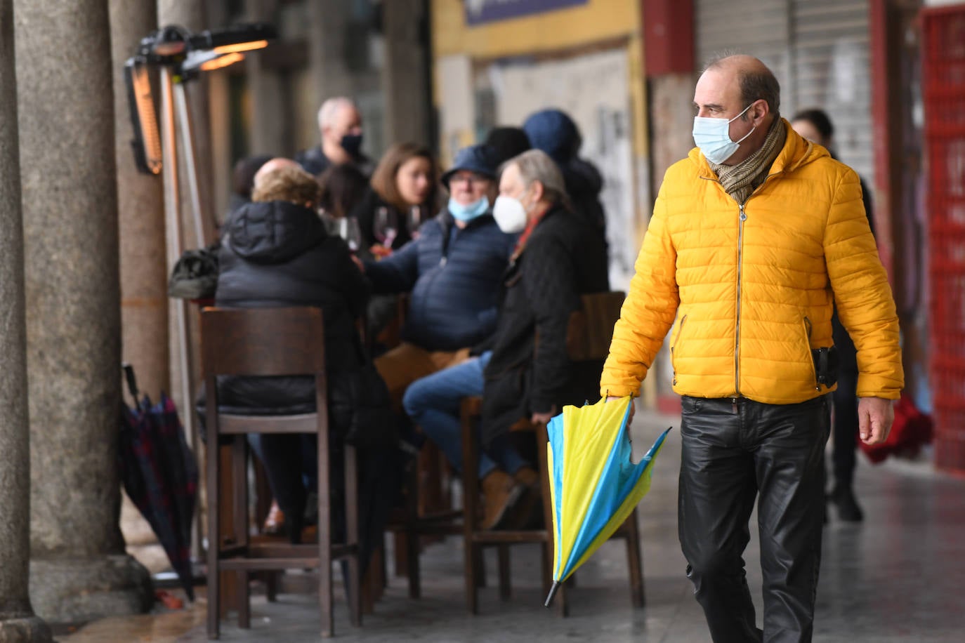 Fotos: La lluvia desluce el ambiente navideño en Valladolid