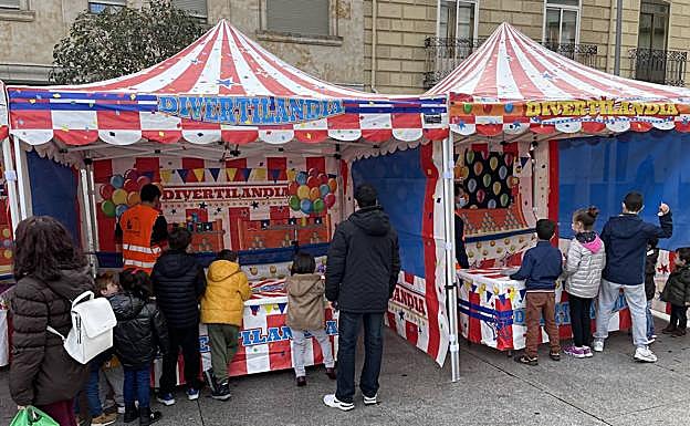 Casetas de Ferias en la plaza mayor de Guijuelo. 