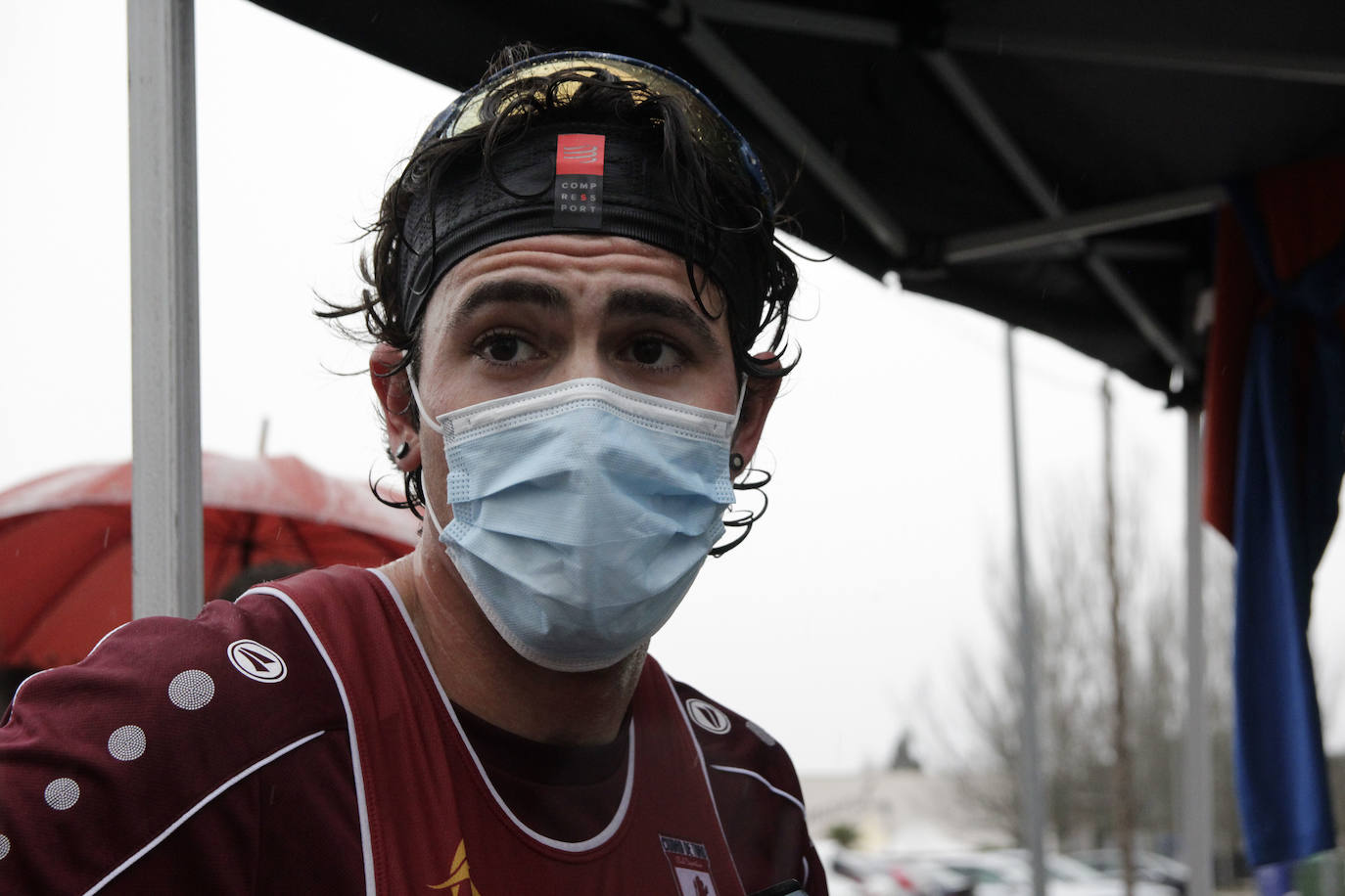 Fotos: Carrera del Pavo participativa y pasada por agua en Laguna de Duero