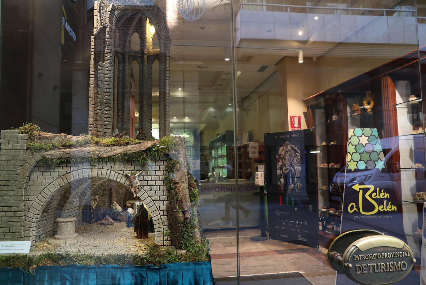 Fotos: La recreación de la cripta, en la Oficina de Turismo