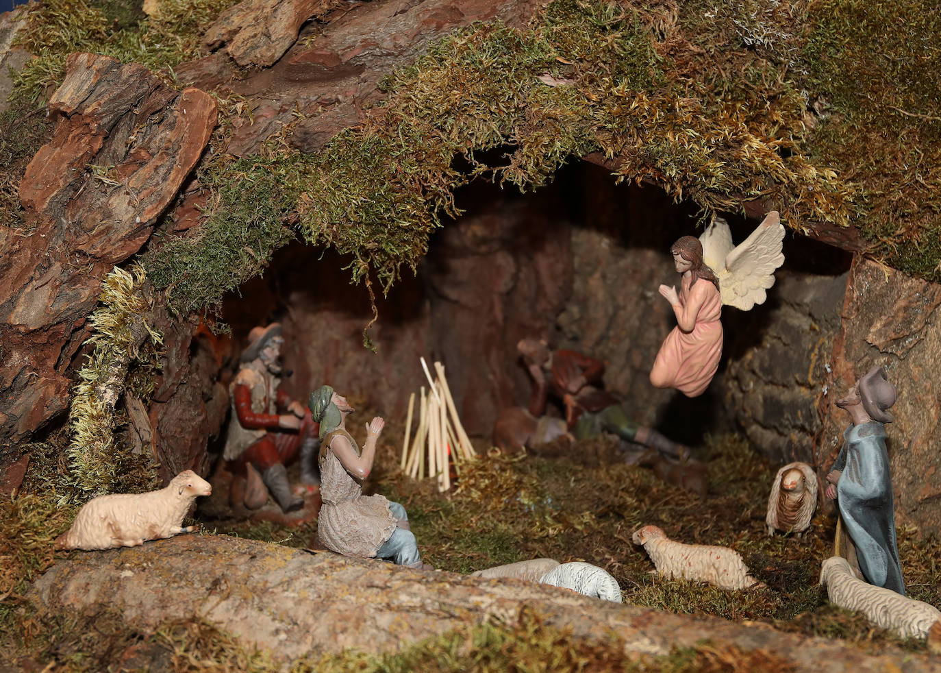 Fotos: El montaje del Santo Sepulcro en Palencia