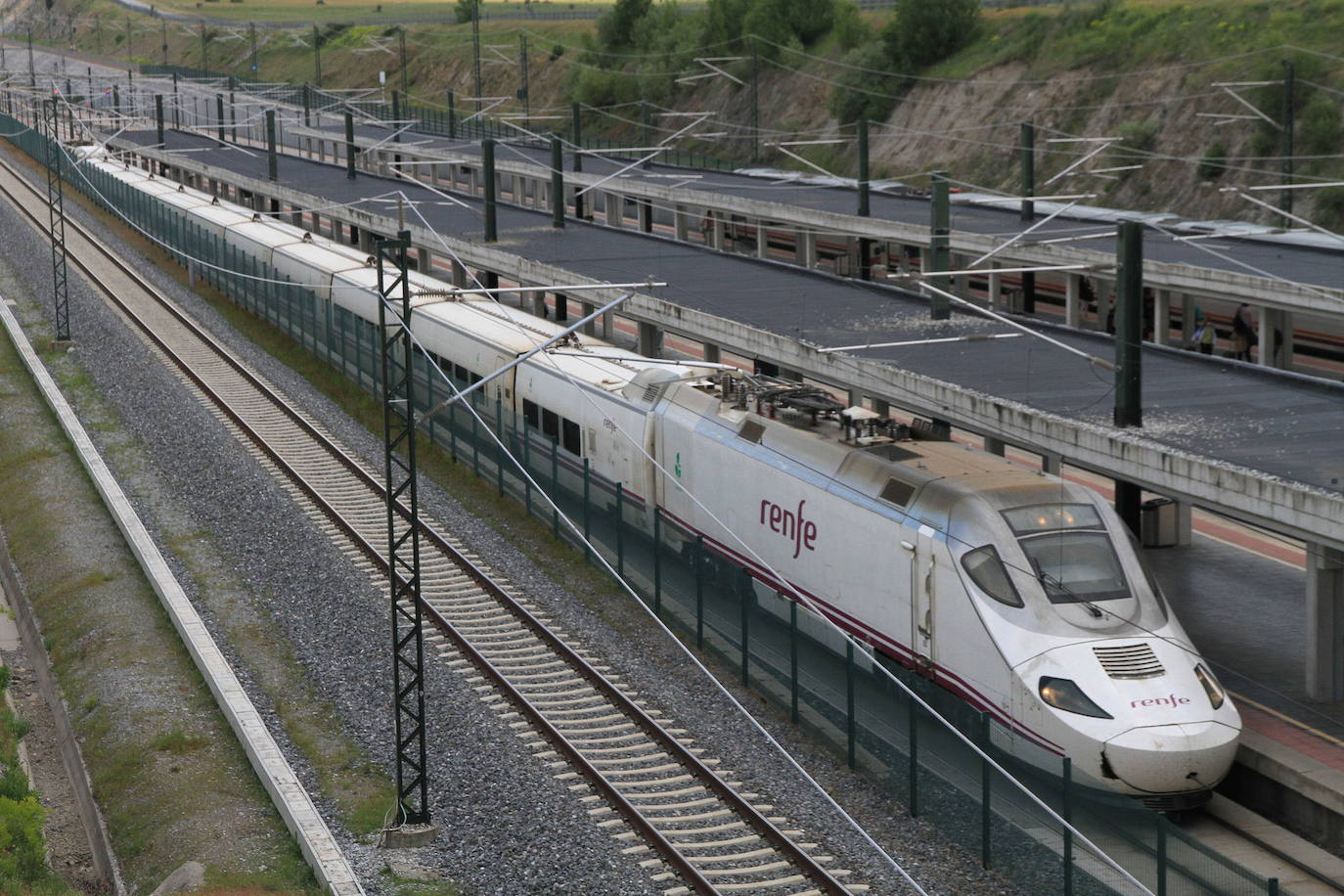 Renfe amplía hasta el 30 de junio la caducidad de los bonos Avant