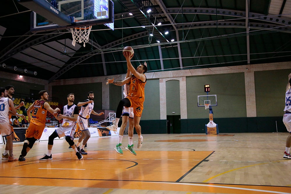 El colista Aquimisa vuelve a tirar otro partido que tenía 'ganado' en el ultimo cuarto (74-77)