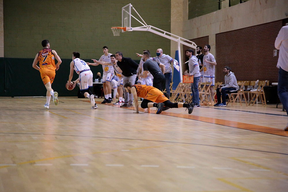 El colista Aquimisa vuelve a tirar otro partido que tenía 'ganado' en el ultimo cuarto (74-77)