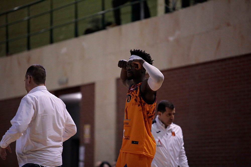 El colista Aquimisa vuelve a tirar otro partido que tenía 'ganado' en el ultimo cuarto (74-77)