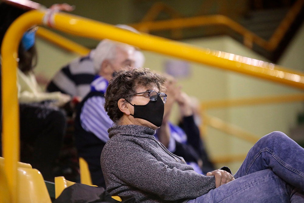 Las fechas festivas y la situación sanitaria dieron lugar a un Würzburg con muchos huecos en las gradas para despedir el año con victoria