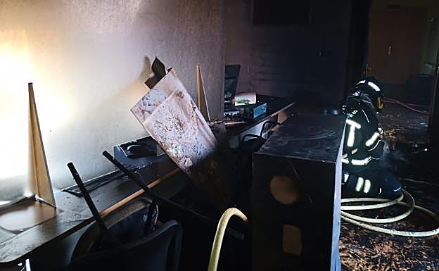 Resultado del incendio en el Ayuntamiento de San Miguel del Pino. 