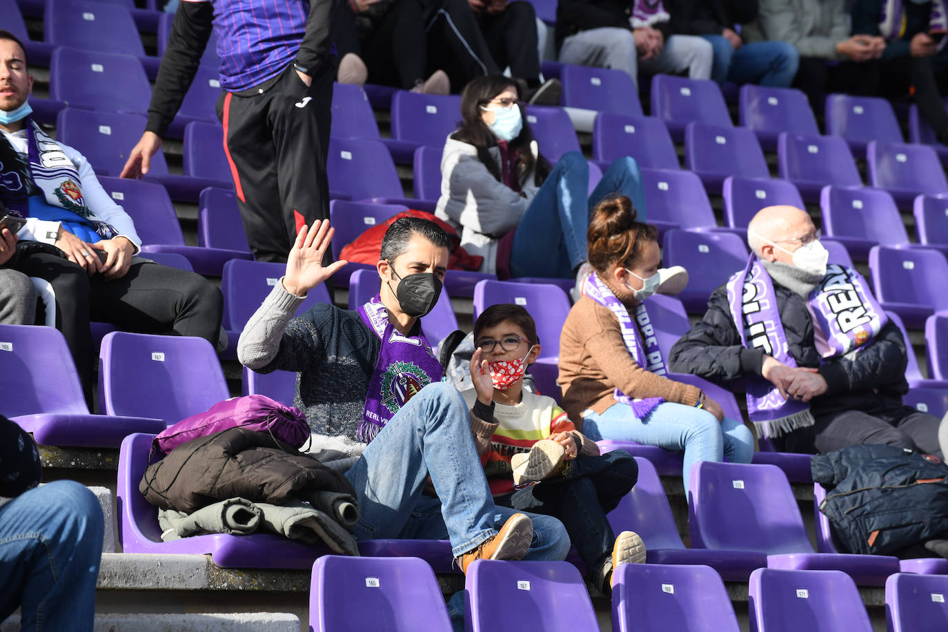 Fotos: Búscate en la grada del Real Valladolid-Leganés (3/4)
