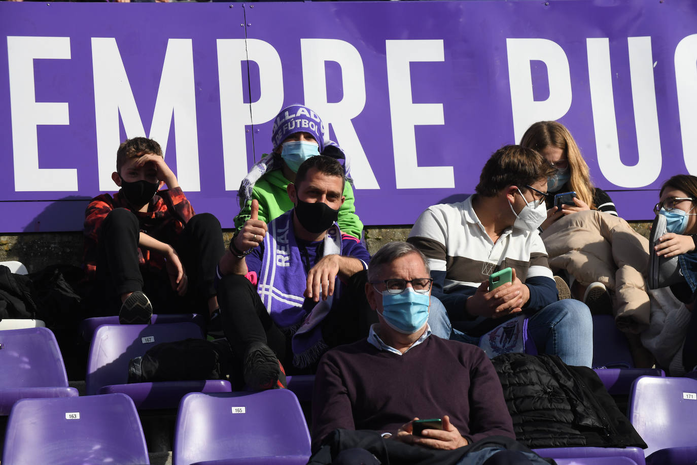Fotos: Búscate en la grada del Real Valladolid-Leganés (4/4)