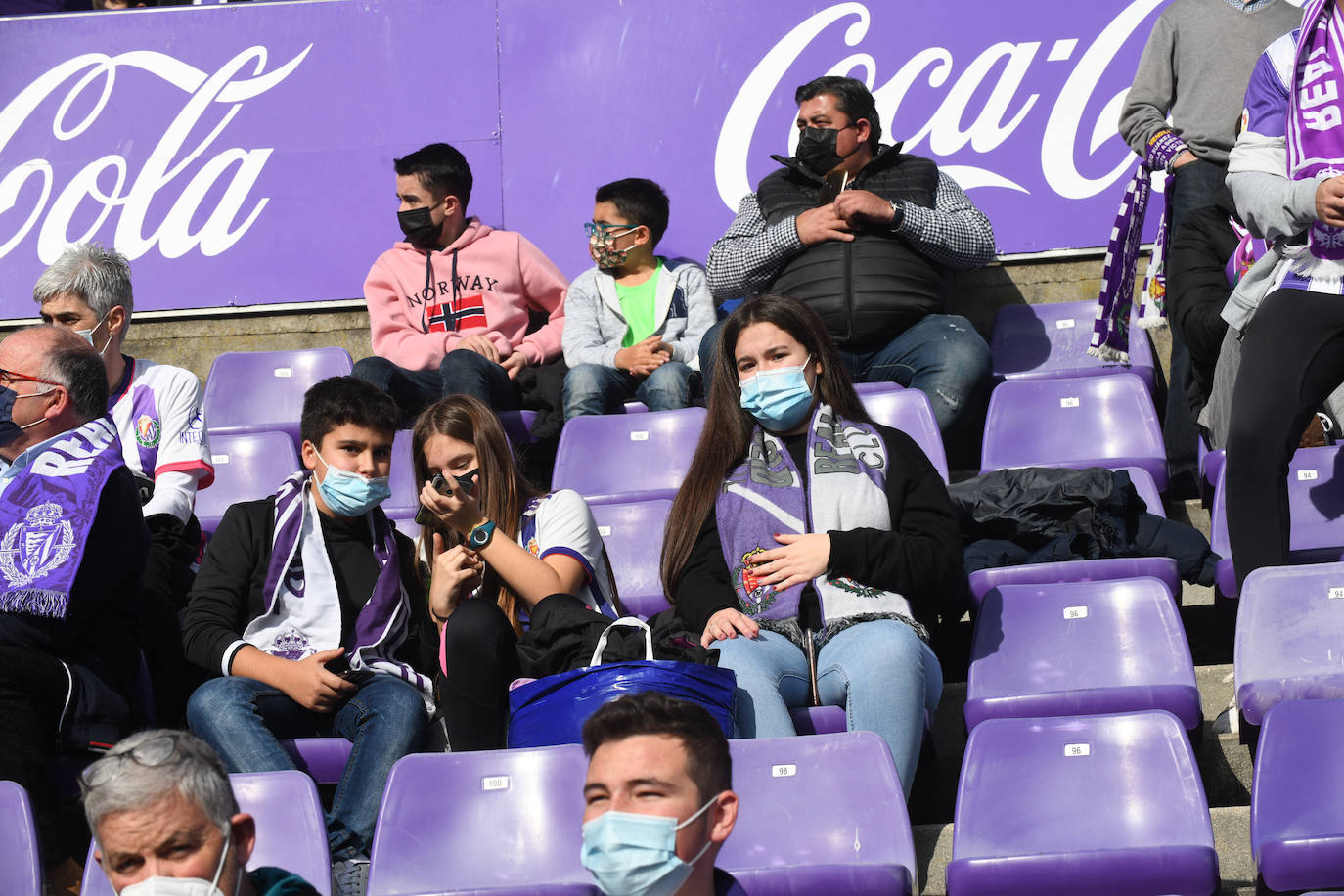 Fotos: Búscate en la grada del Real Valladolid-Leganés (2/4)