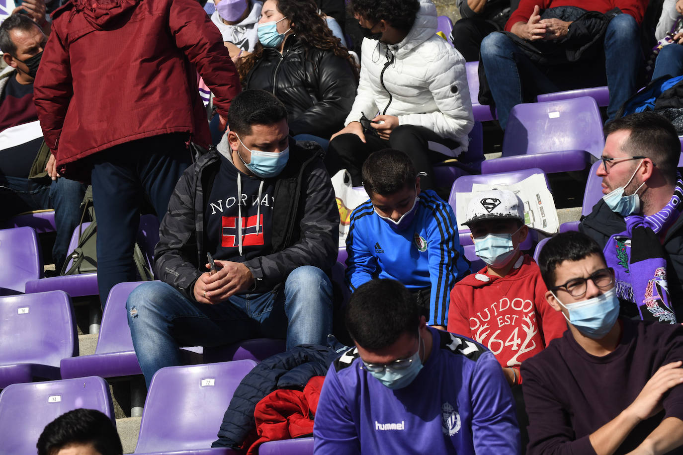 Fotos: Búscate en la grada del Real Valladolid-Leganés (2/4)