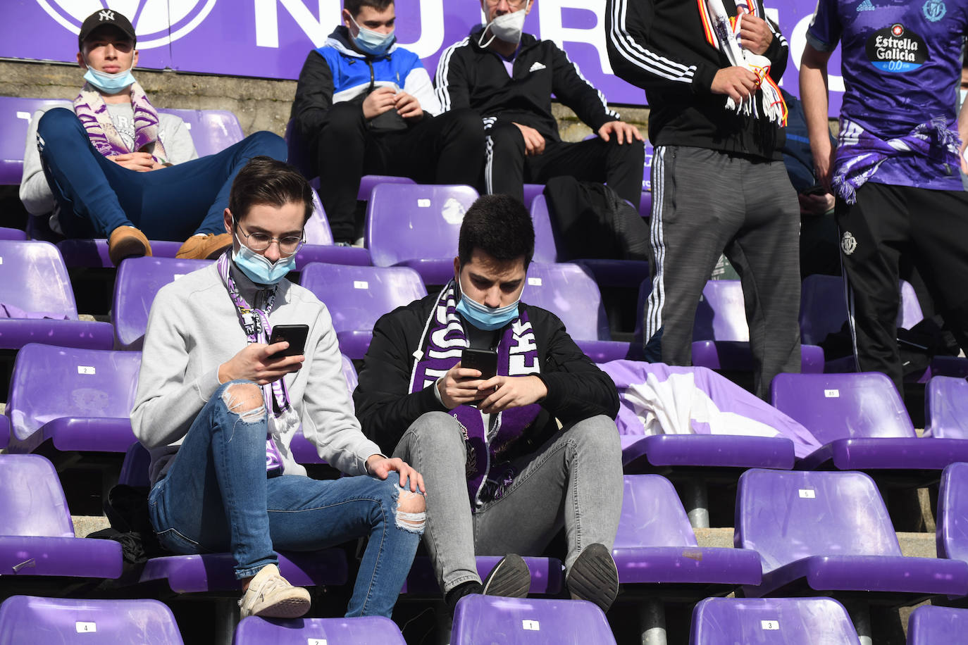 Fotos: Búscate en la grada del Real Valladolid-Leganés (3/4)