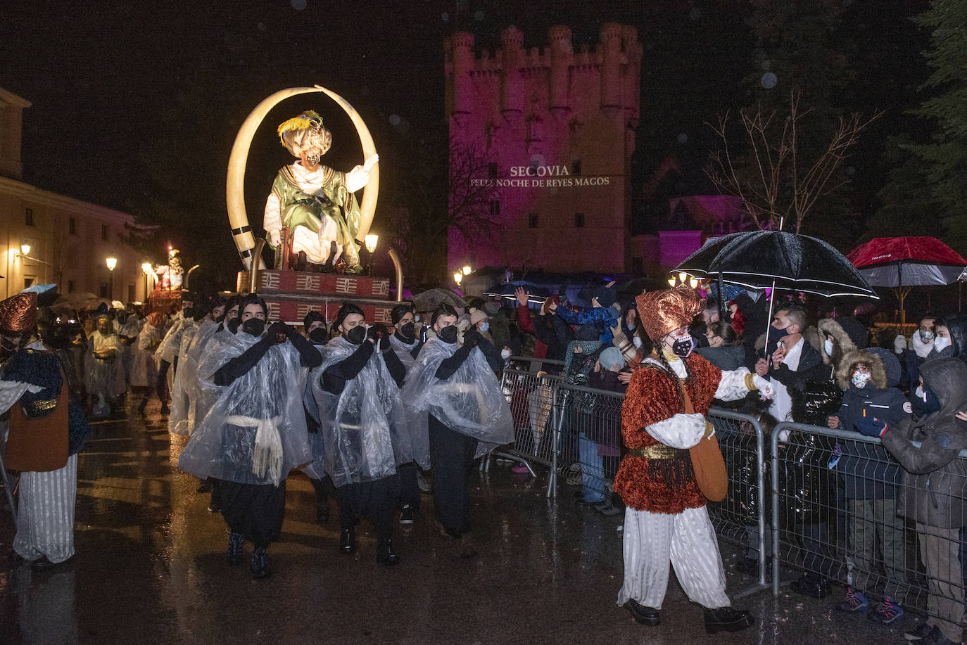 Los Reyes Magos, a su paso por Segovia.