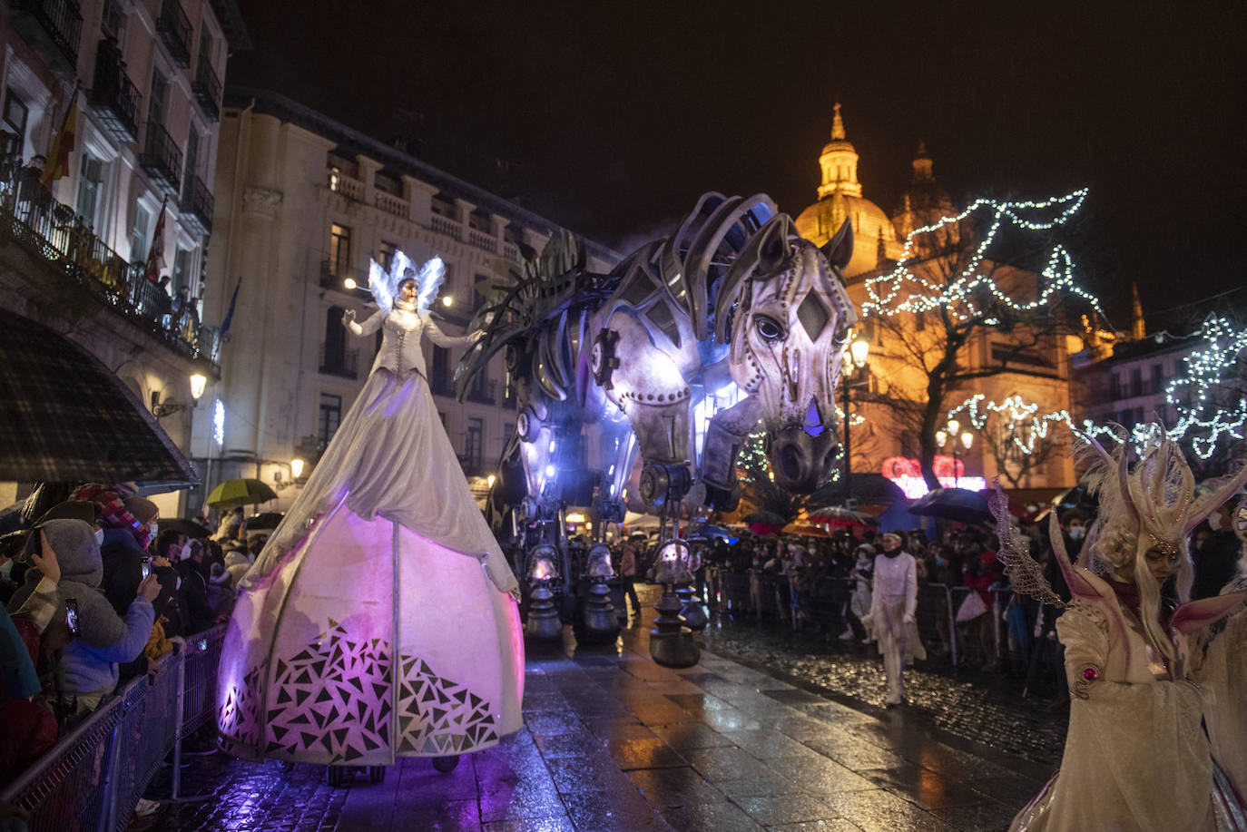 Los Reyes Magos, a su paso por Segovia.