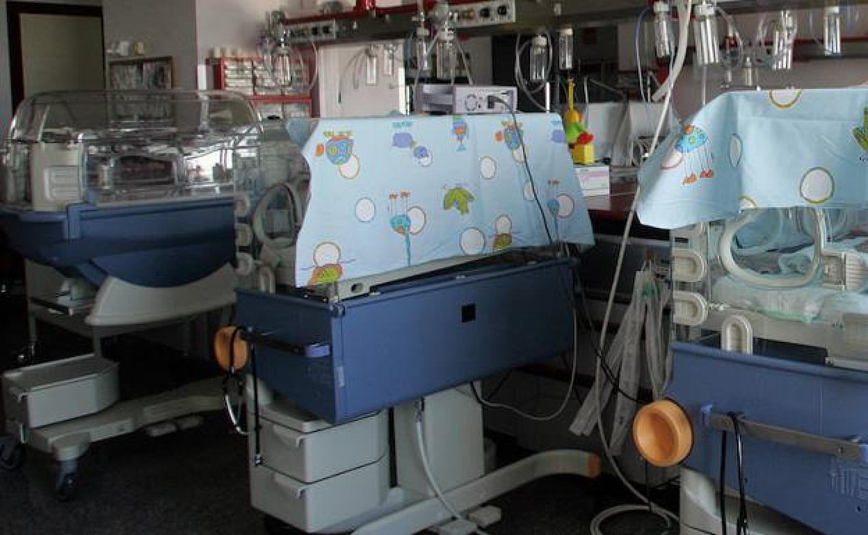Servicio de Neonatología del Clínico para menores de dos meses. 