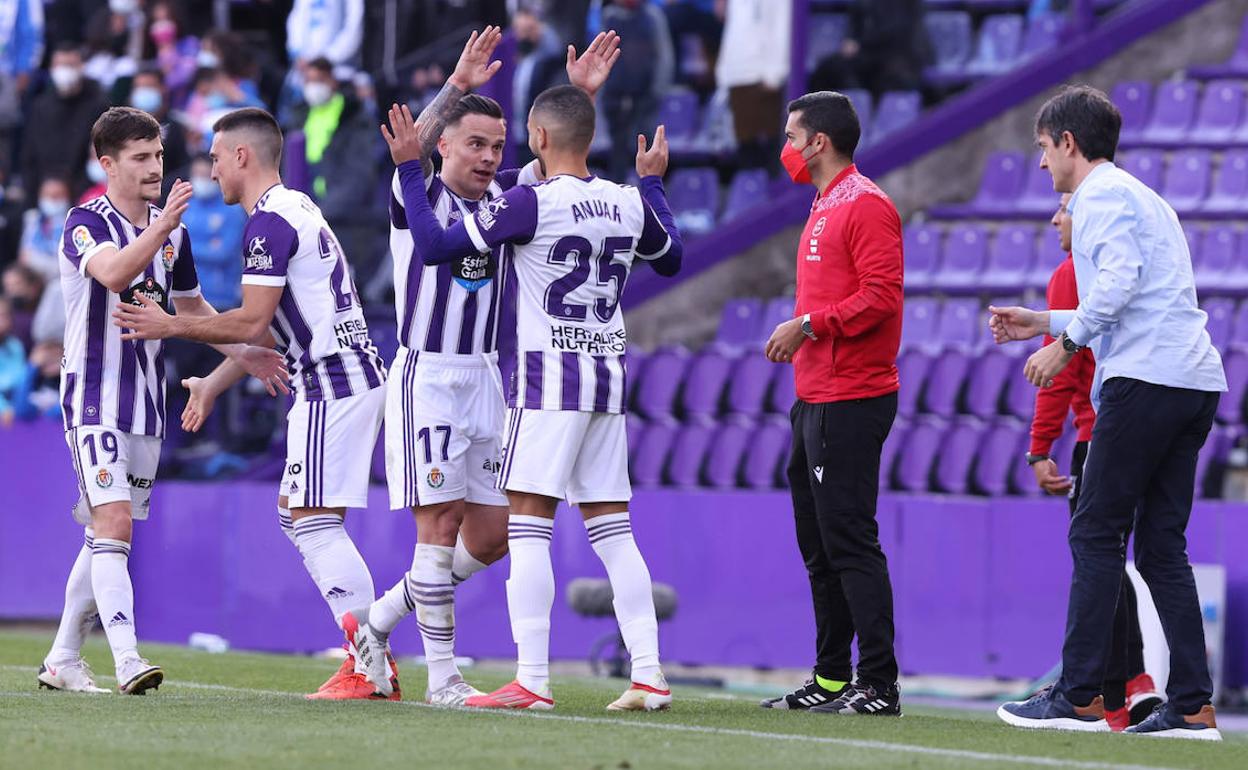 San Emeterio da el relevo a Toni Villa en el último partido de liga ante el Leganés. 