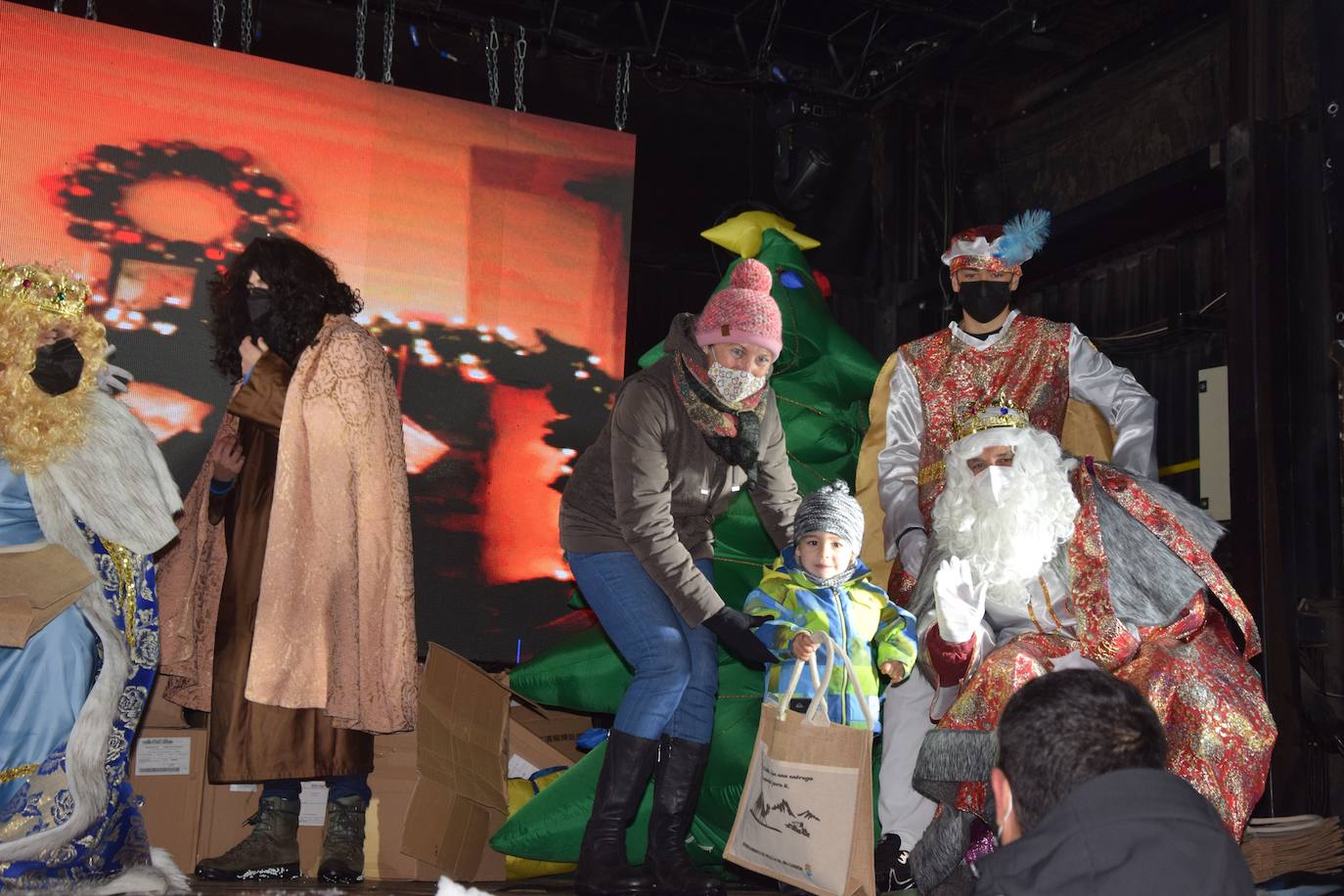 Fotos: Recepción de los Reyes Magos en Velilla