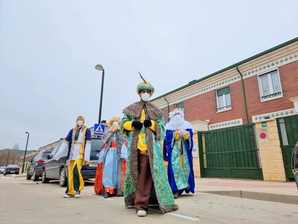 Fotos: Los Magos de Oriente iluminan Villamuriel