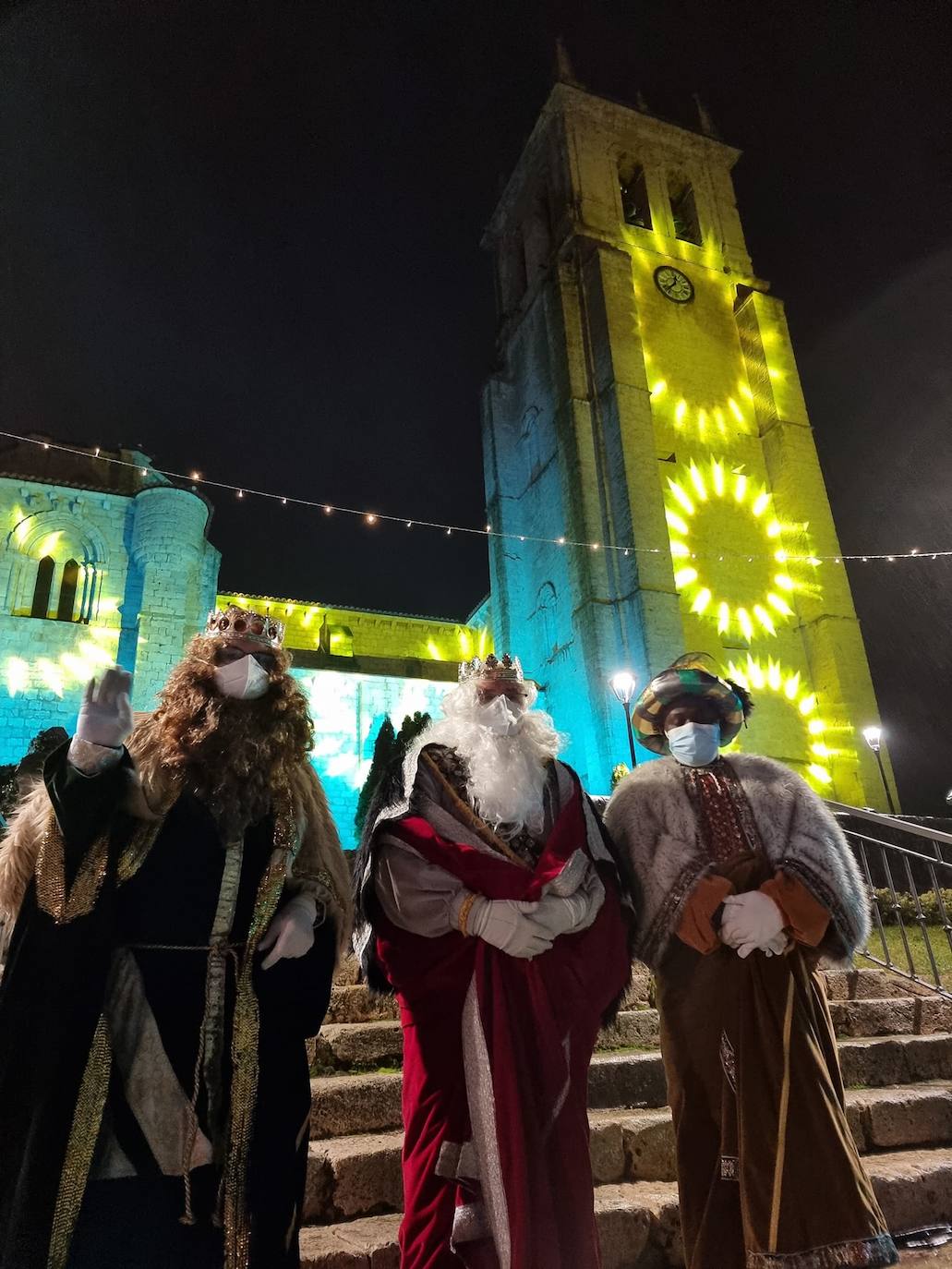 Fotos: Los Magos de Oriente iluminan Villamuriel