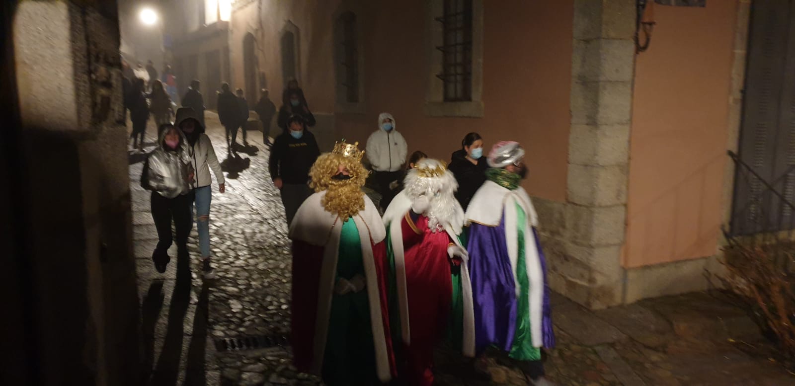 Desde la Residencia de la Diputación hasta el Hospital de Salamanca. Antes de recorrer la capital del Tormes, Melchor, Gaspar y Baltasar visitaron la provincia para cumplir los deseos de los mayores y los pequeños  