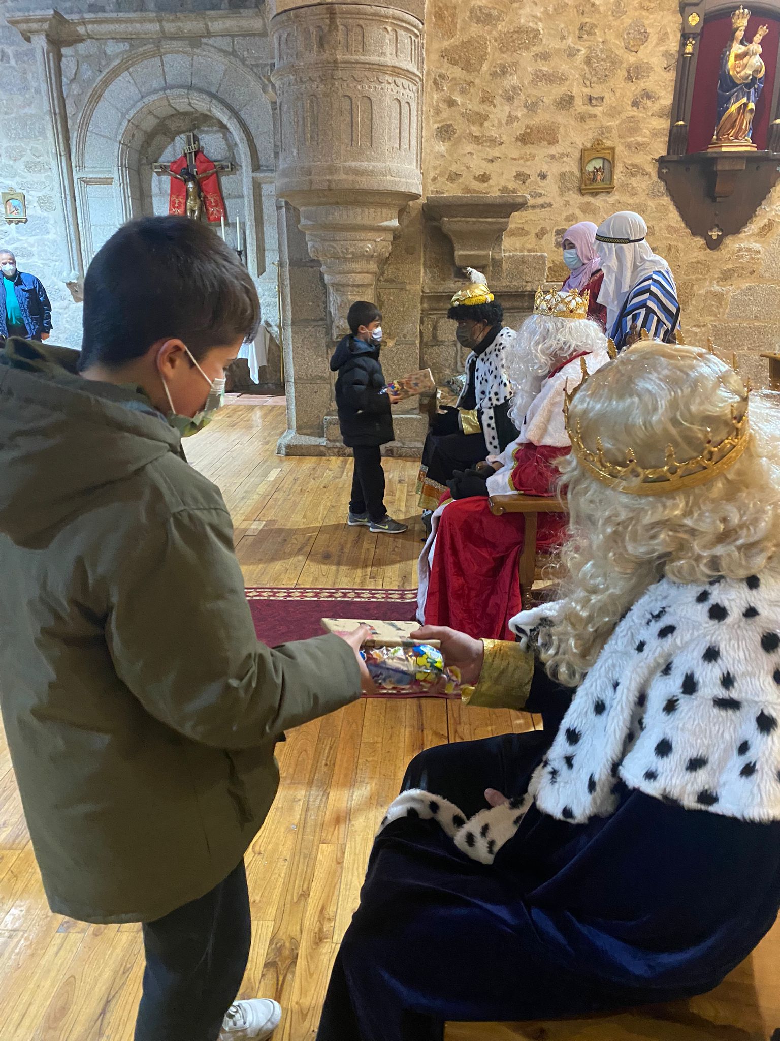 Desde la Residencia de la Diputación hasta el Hospital de Salamanca. Antes de recorrer la capital del Tormes, Melchor, Gaspar y Baltasar visitaron la provincia para cumplir los deseos de los mayores y los pequeños  