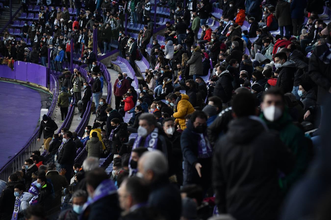 Fotos: Búscate en la grada de Zorrilla (3/4)