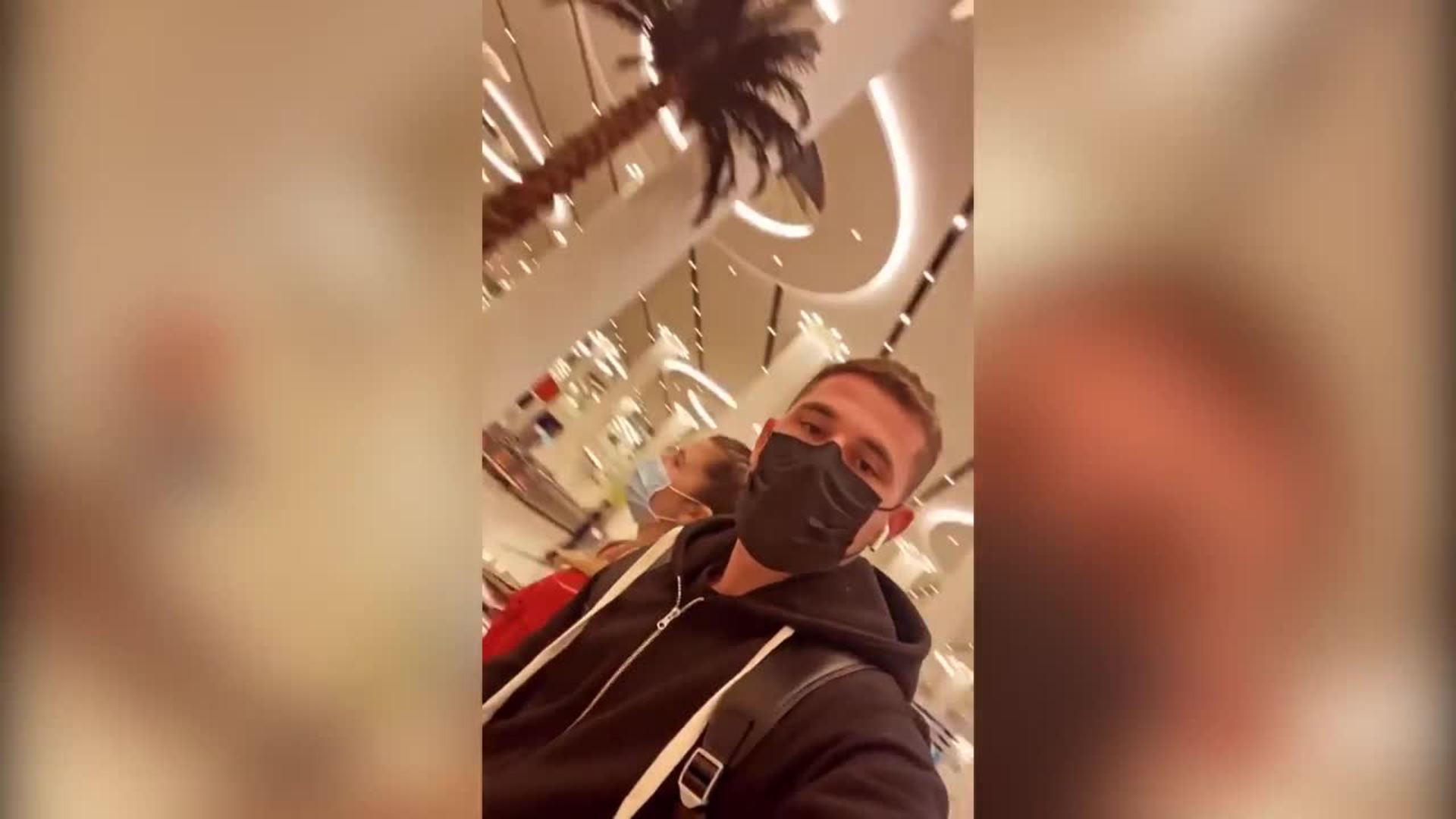 Tom Brusse demuestra que no hay distancia que le aleje de su nueva novia