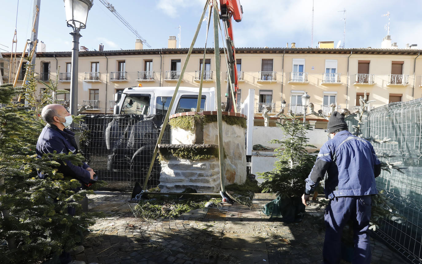 Fotos: El portal de Belén de la Plaza Mayor se guarda hasta la próxima Navidad