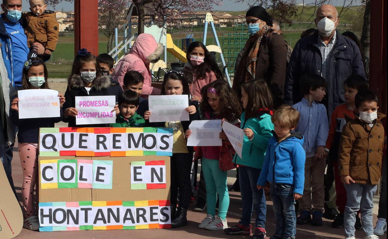 Una de las protestas realizadas el año pasado por familias de Hontanares de Eresma. 