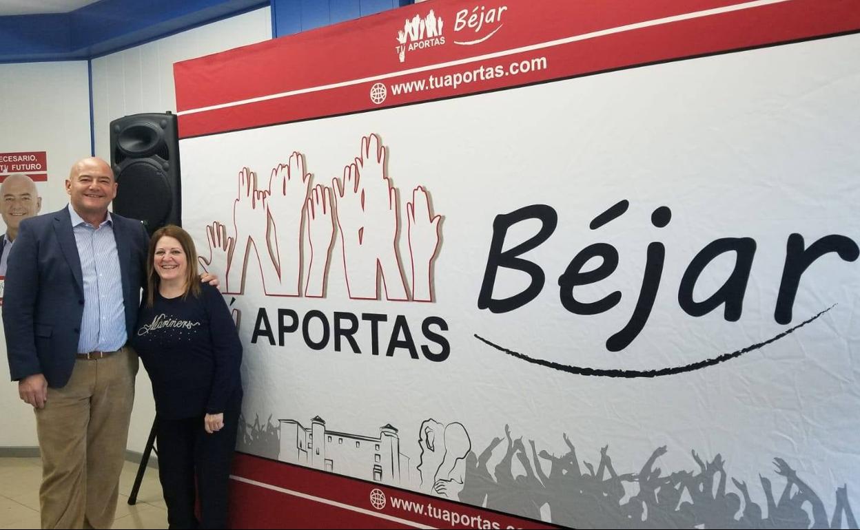 Marina Hernández junto a Javier Garrido, portavoz de TAB en el Ayuntamiento de Béjar. 