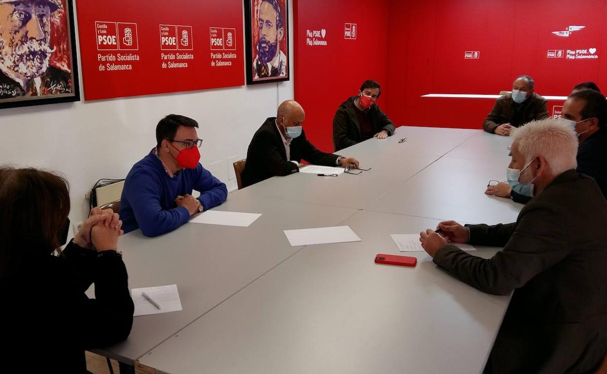 Reunión mantenida entre una representación del PSOE de Salamanca y la dirección provincial del sindicato UGT. 