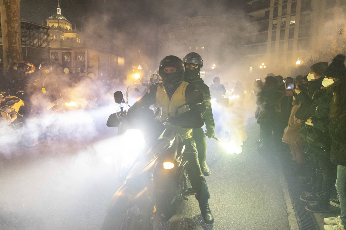 Fotos: Desfile de antorchas en Pingüinos 2022