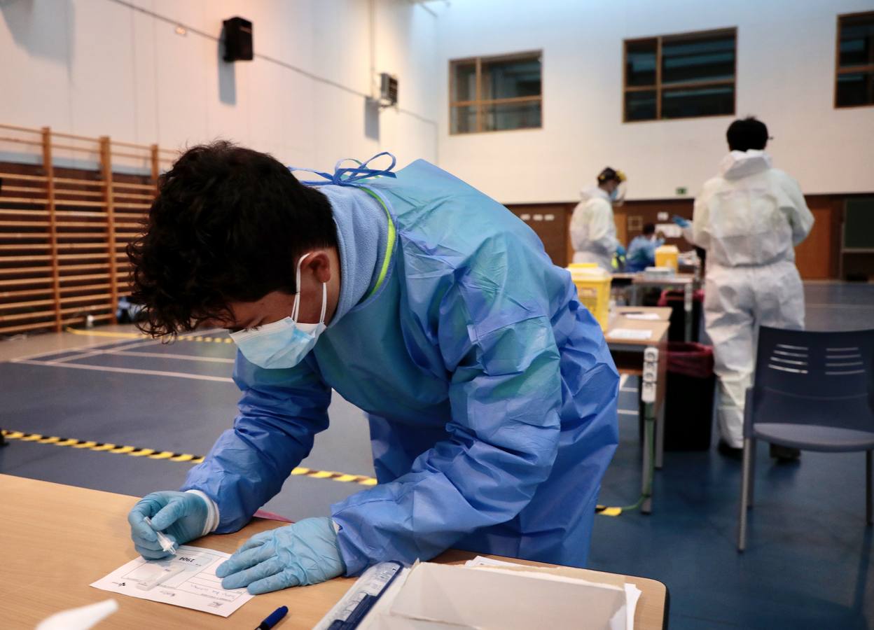 Fotos: Test rápidos de antígenos en la Universidad de Valladolid